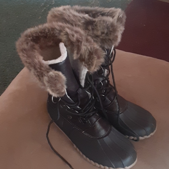 Boots - Picture 2 of 5